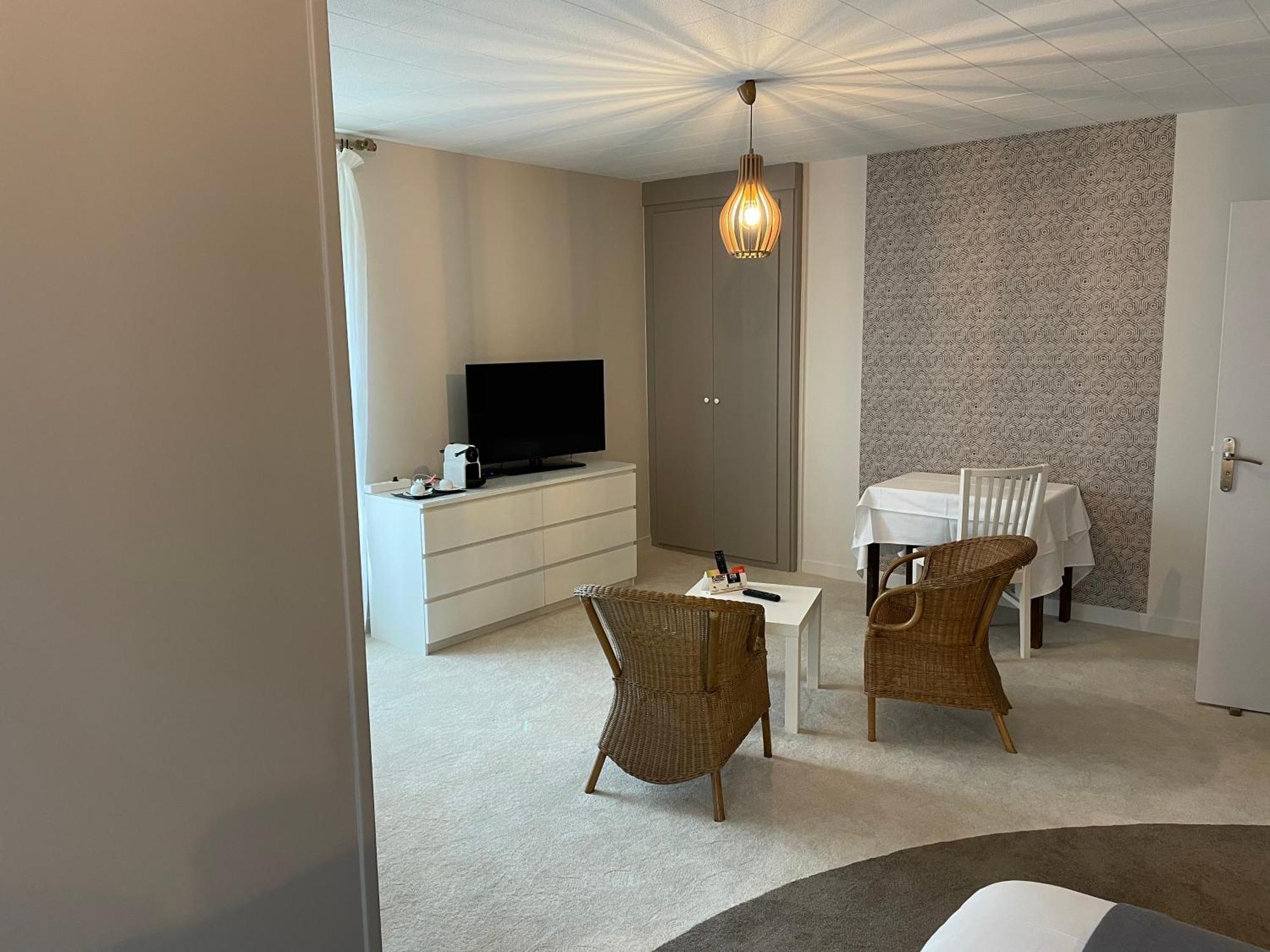 Hotel Le Troncais Saint-Bonnet-Tronçais Zewnętrze zdjęcie